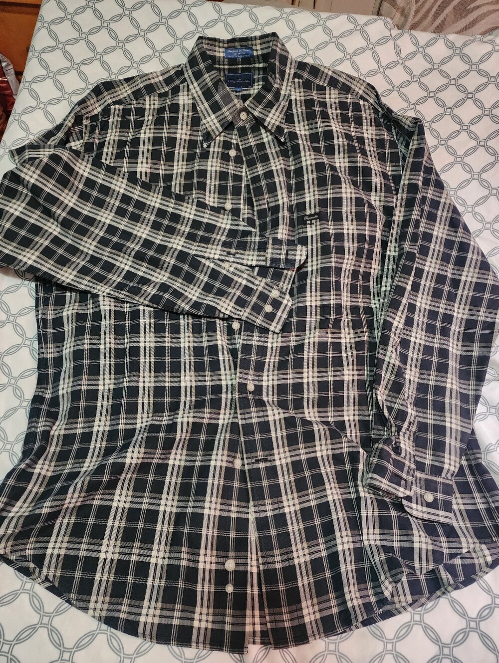 Façonnable men's long-sleeve plaid button-down shirt. SZ LARGE